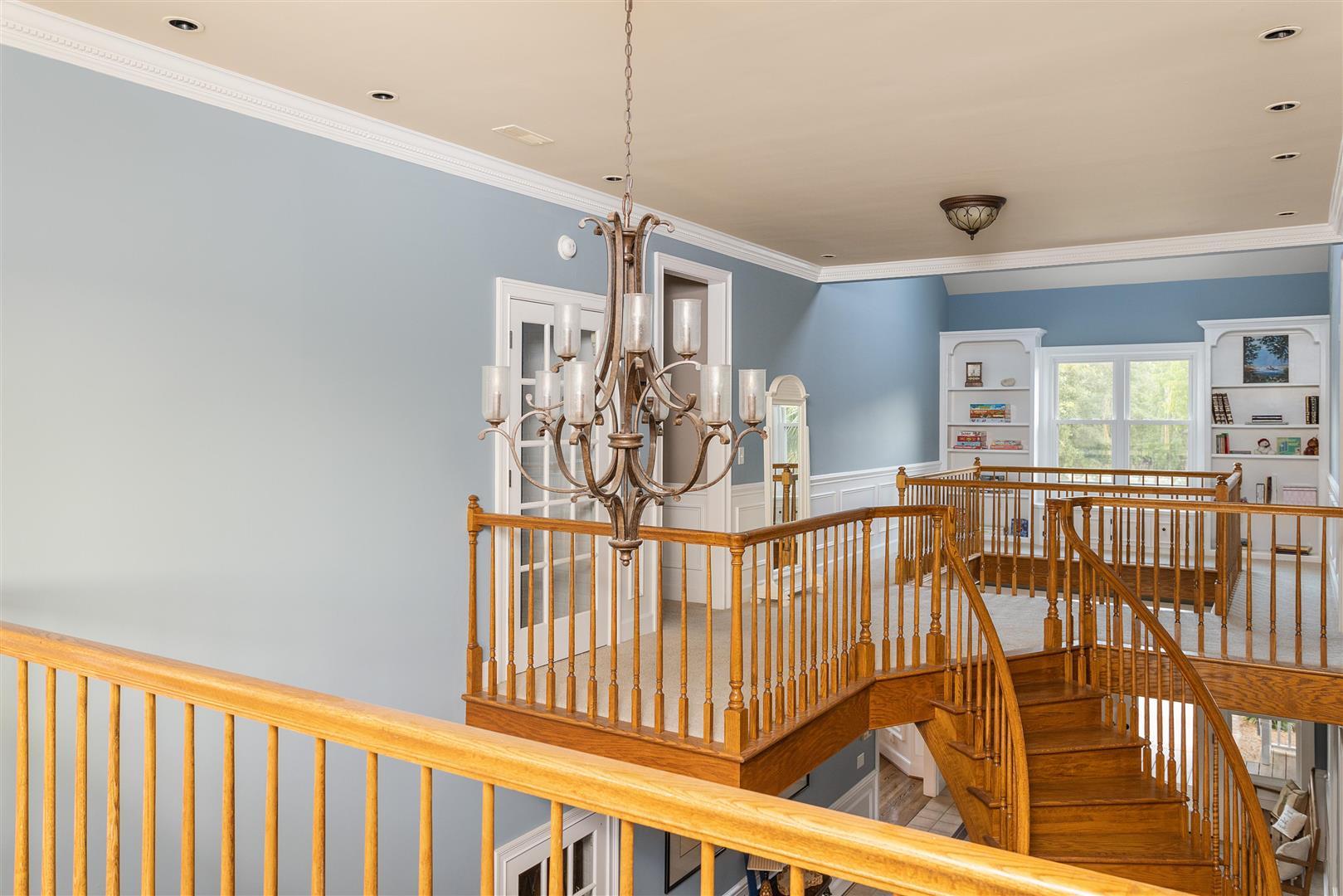 558 West Butternut Road Summerville, SC 29483 - Photo 25 of 54 25 - Second floor staircase (Large)