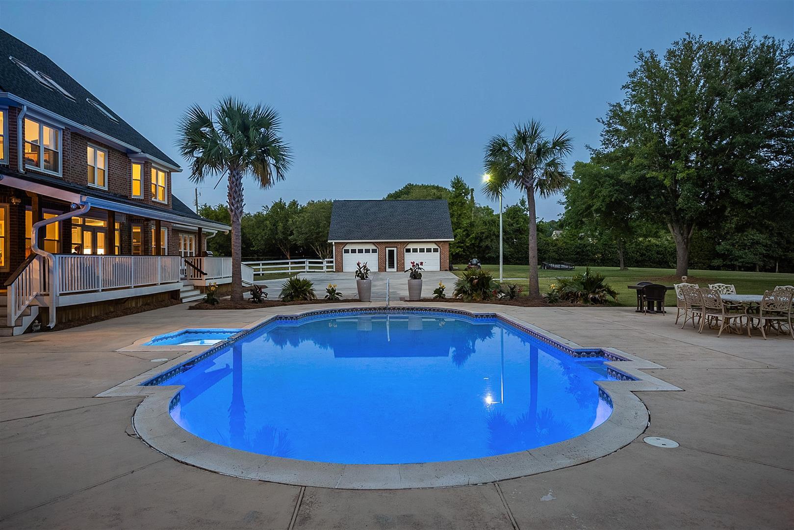 558 West Butternut Road Summerville, SC 29483 - Photo 4 of 54 4 - Pool (Large)