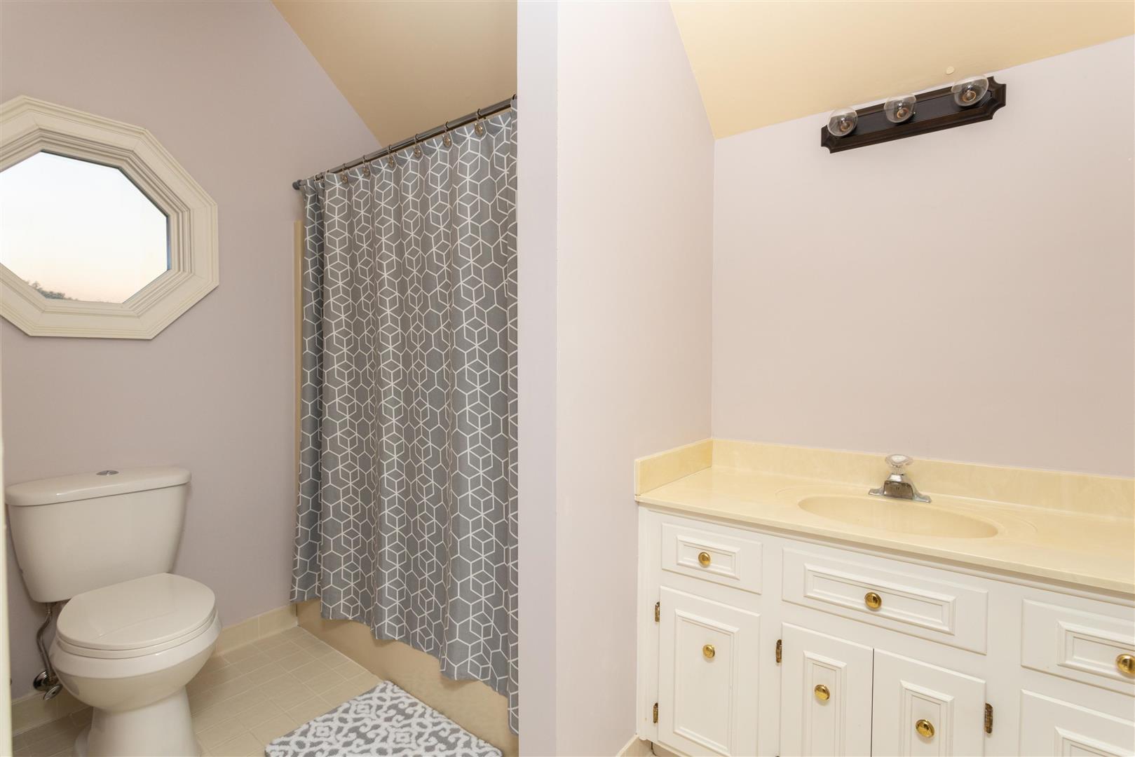 558 West Butternut Road Summerville, SC 29483 - Photo 36 of 54 36 - Mother-in-law suite bath (Large)