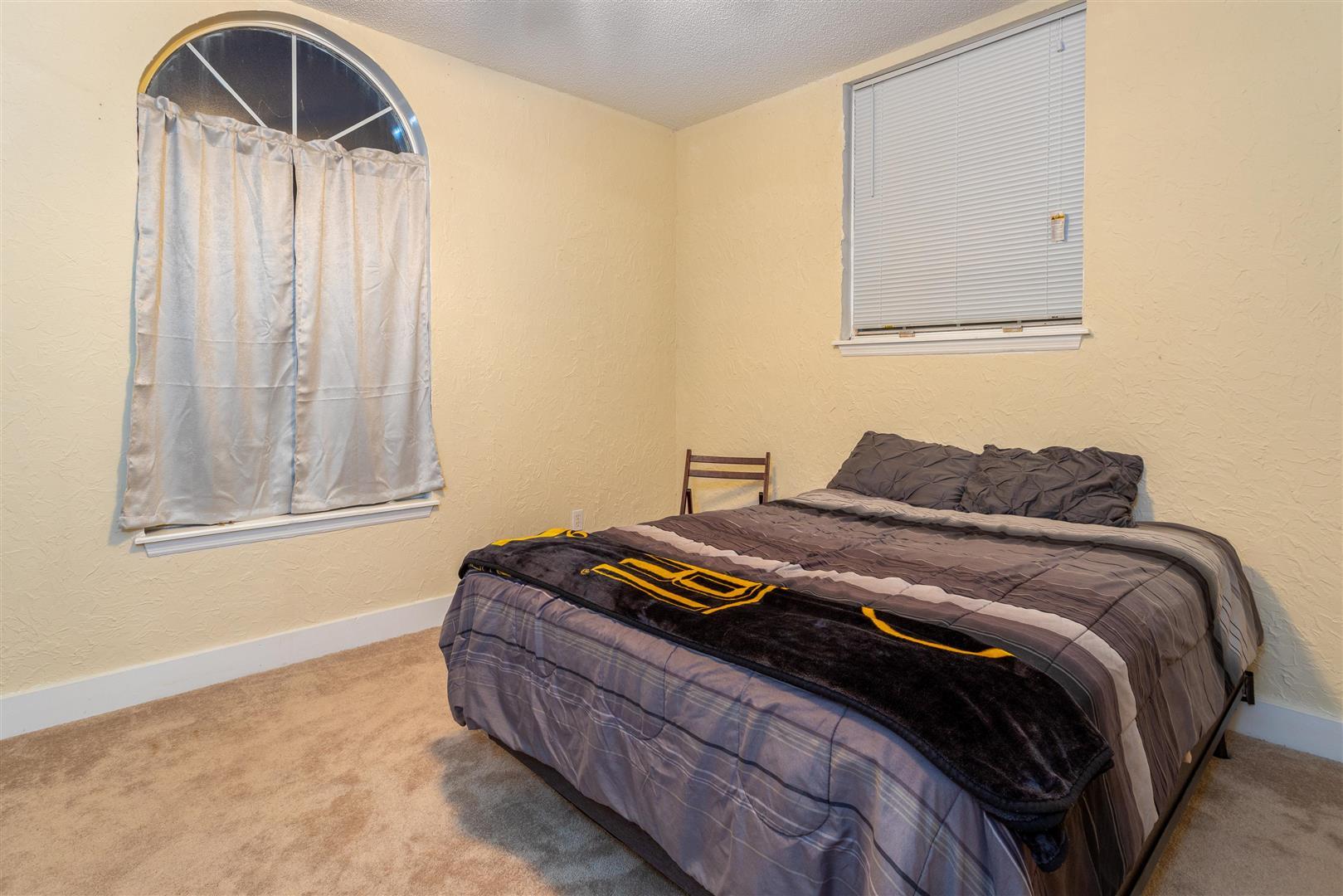 558 West Butternut Road Summerville, SC 29483 - Photo 48 of 54 48 - Barn Apt bedroom 2 (Large)