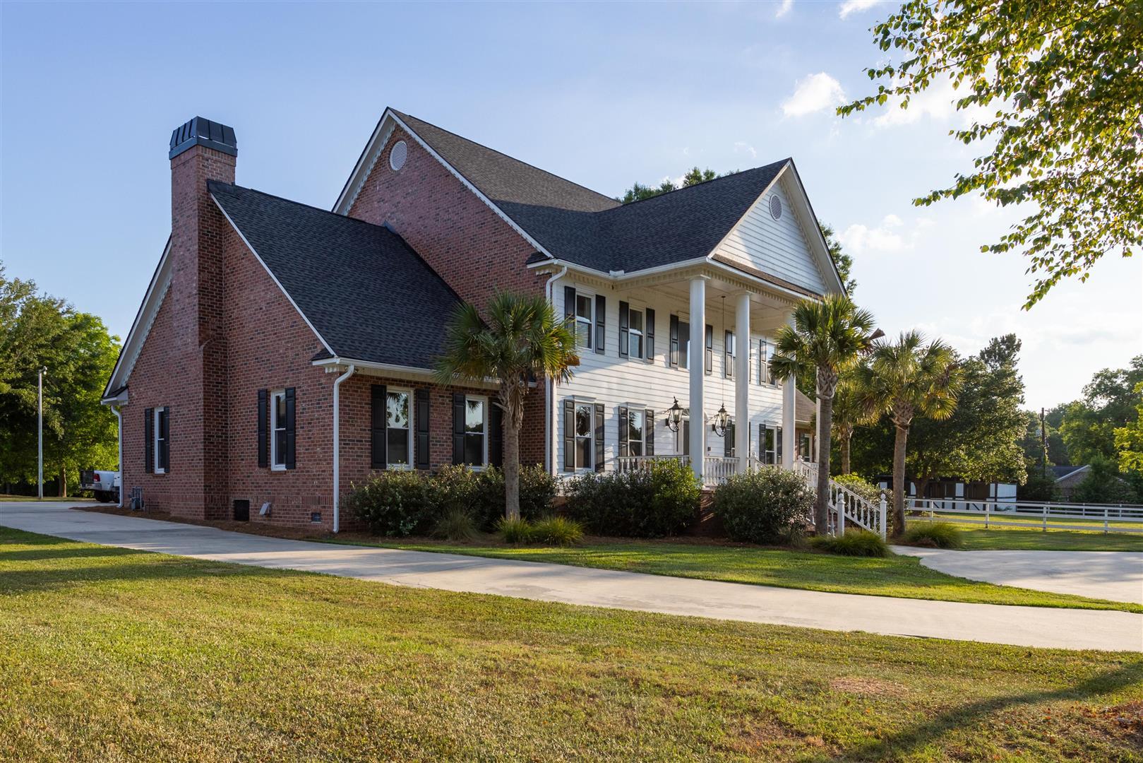 558 West Butternut Road Summerville, SC 29483 - Photo 49 of 54 49 - House (Large)