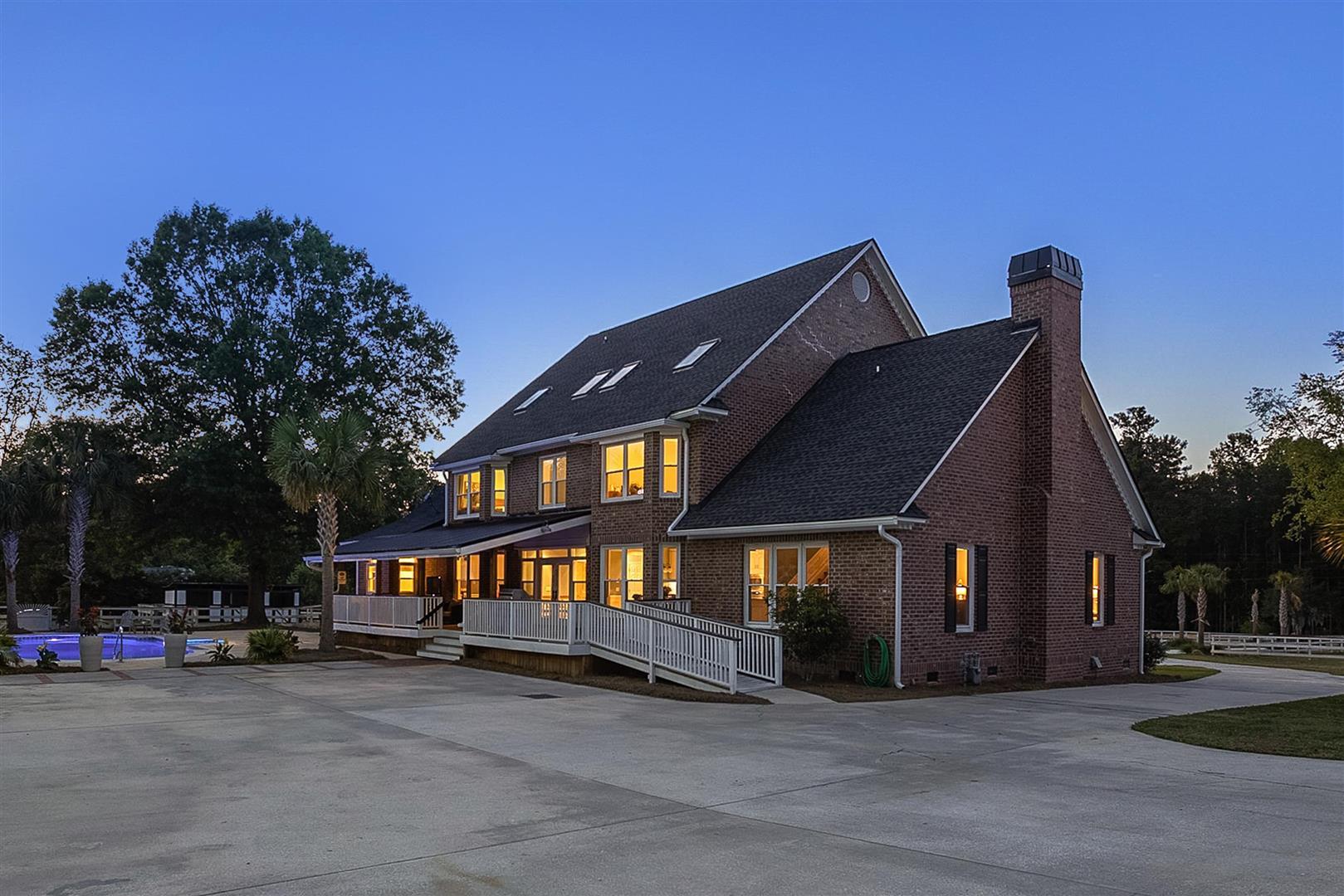 558 West Butternut Road Summerville, SC 29483 - Photo 50 of 54 49.1 - Back house (Large)