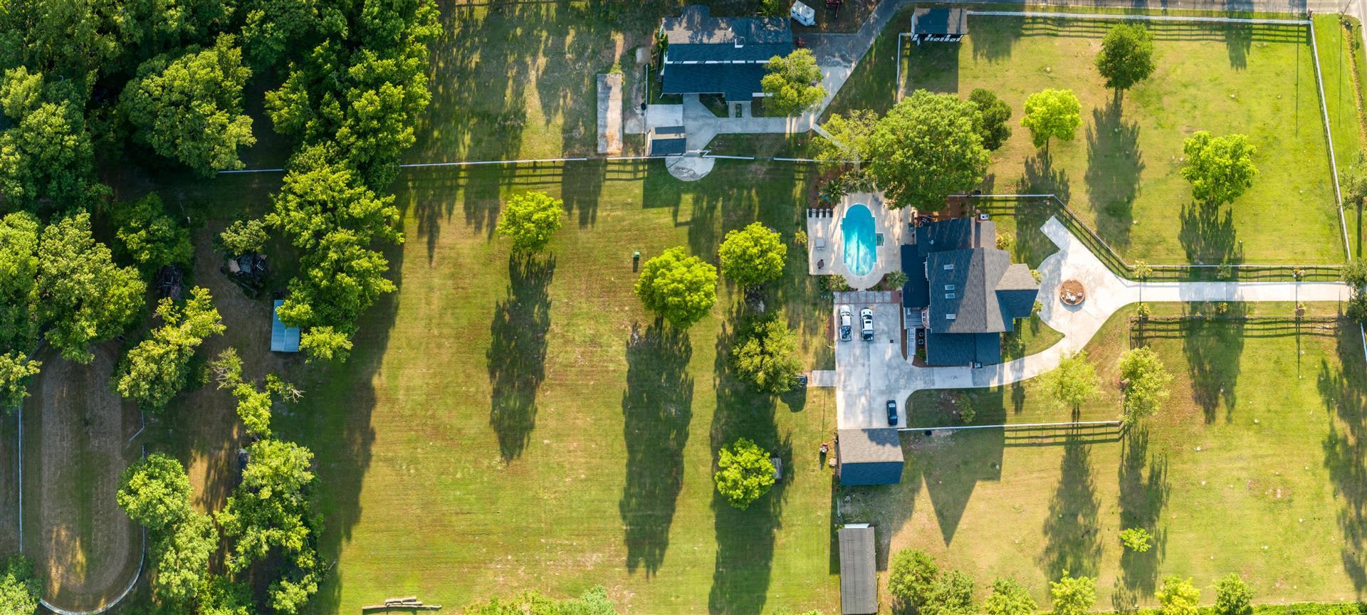 558 West Butternut Road Summerville, SC 29483 - Photo 6 of 54 6 - Side aerial (Large)