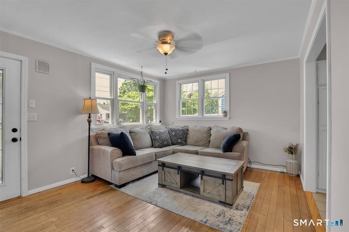 13 Predem Road Bristol, CT 06010 - Photo 6 of 31