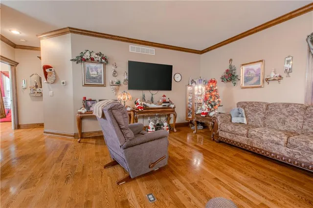 $675,000 | 317 South Kentucky Street, Adrian, MO 64720