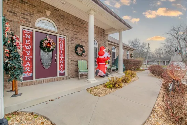 $675,000 | 317 South Kentucky Street, Adrian, MO 64720