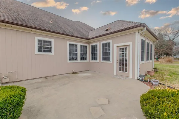 $599,900 | 317 South Kentucky Street, Adrian, MO 64720