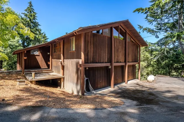 $2,495,000 | 45 Ranch Road, Woodside, CA 94062