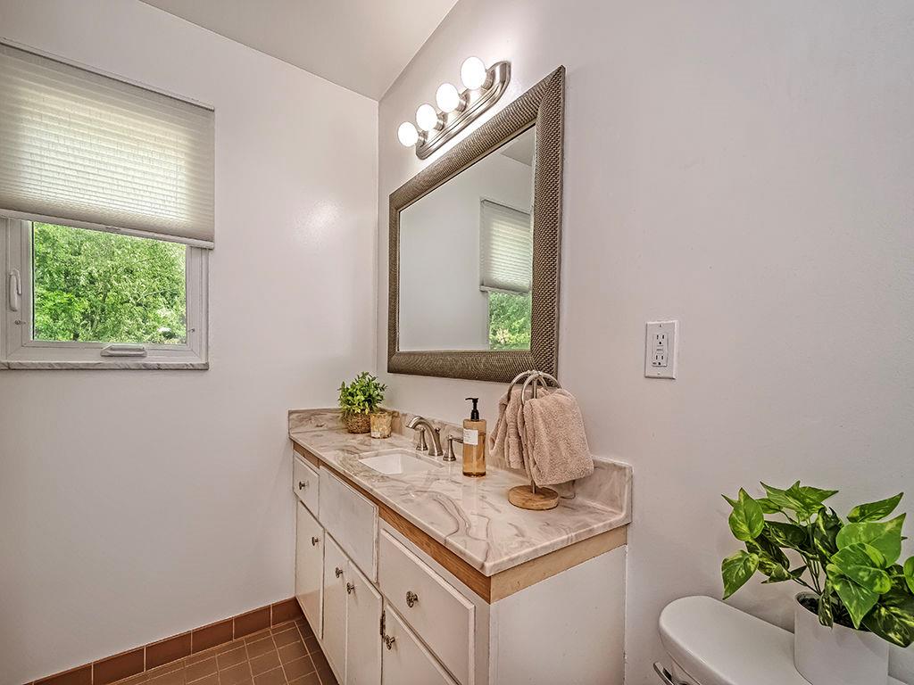 724 Scrubgrass Road Pittsburgh, PA 15243 - Photo 13 of 21 Gallery Image 13