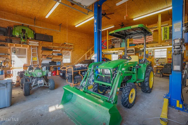 $402,000 | 20 Kamarak Way, Granville, NY 12832