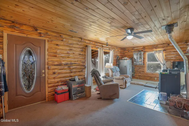 $402,000 | 20 Kamarak Way, Granville, NY 12832