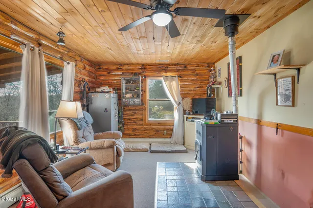 $402,000 | 20 Kamarak Way, Granville, NY 12832