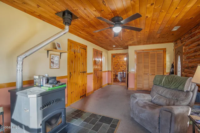 $402,000 | 20 Kamarak Way, Granville, NY 12832