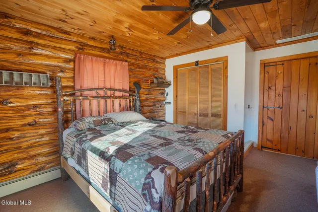 $402,000 | 20 Kamarak Way, Granville, NY 12832