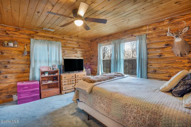 $402,000 | 20 Kamarak Way, Granville, NY 12832