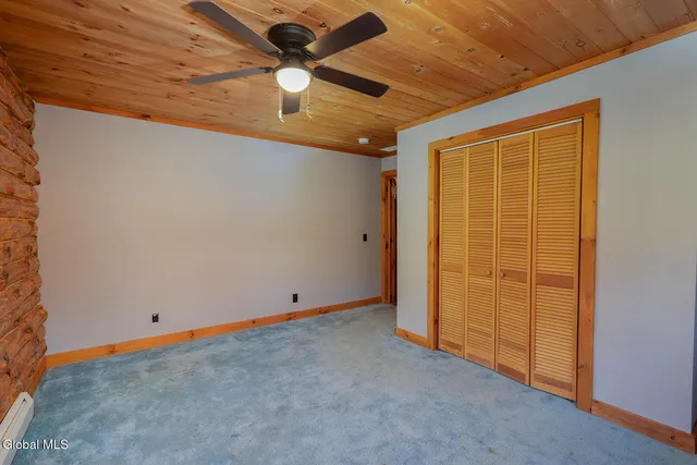 $402,000 | 20 Kamarak Way, Granville, NY 12832