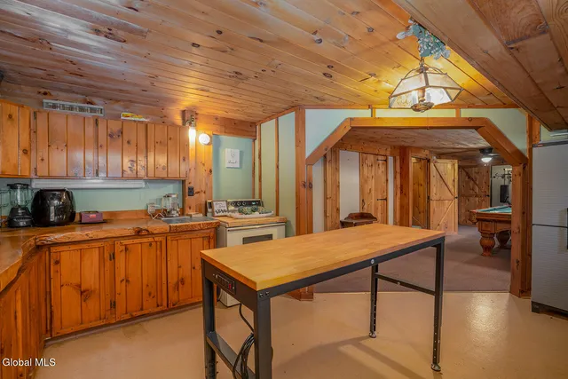 $402,000 | 20 Kamarak Way, Granville, NY 12832