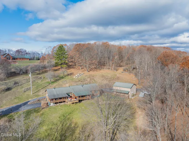 $402,000 | 20 Kamarak Way, Granville, NY 12832