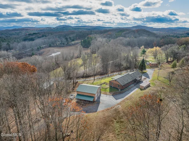 $402,000 | 20 Kamarak Way, Granville, NY 12832