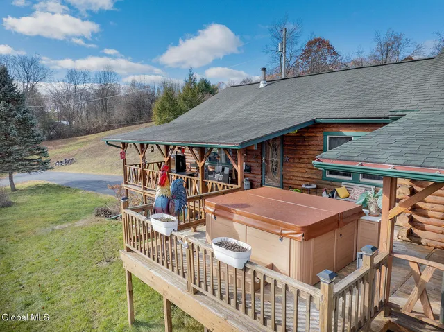 $402,000 | 20 Kamarak Way, Granville, NY 12832