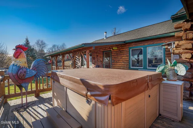 $402,000 | 20 Kamarak Way, Granville, NY 12832