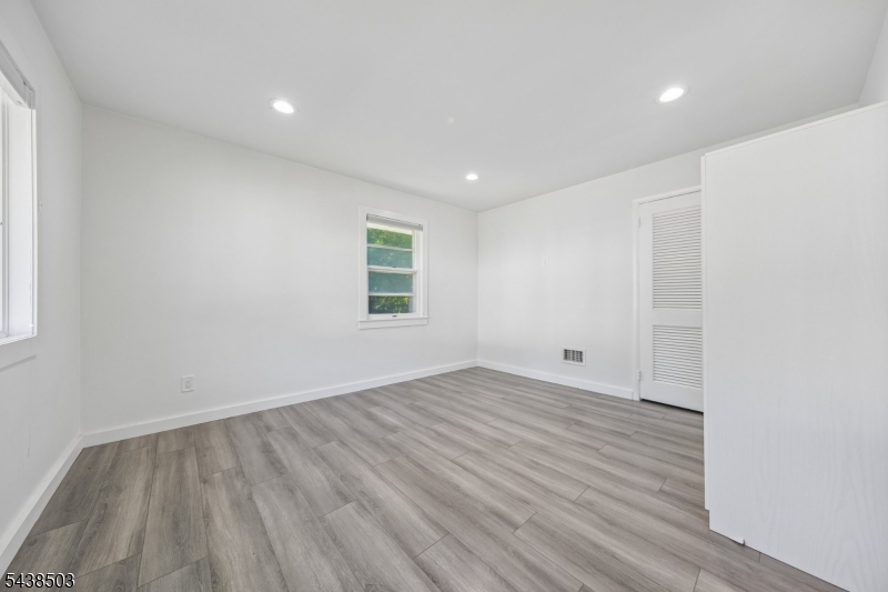 13 Munsey Road Emerson, NJ 07630 - Photo 20 of 48