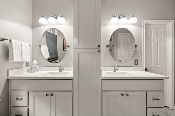 $595,000 | 34 Plum Blossom Place, The Woodlands, TX 77381