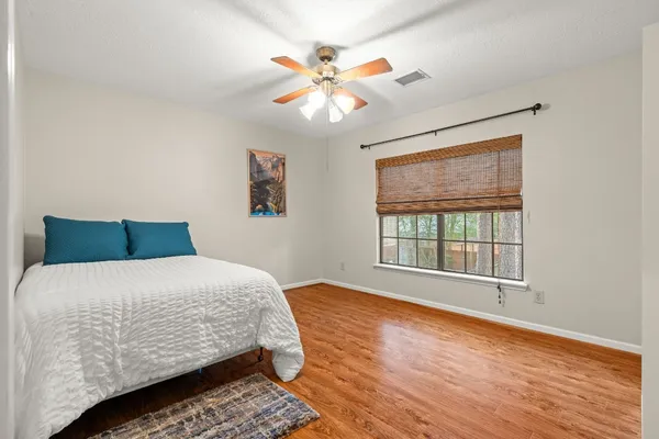 $595,000 | 34 Plum Blossom Place, The Woodlands, TX 77381