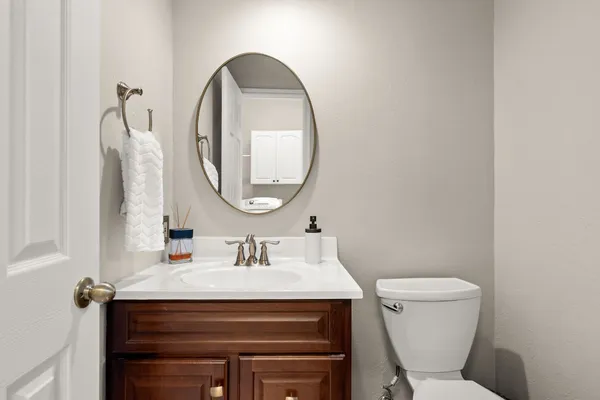 $595,000 | 34 Plum Blossom Place, The Woodlands, TX 77381