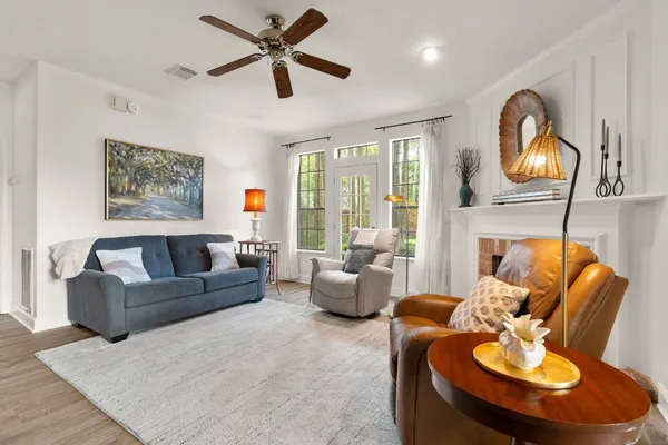 $595,000 | 34 Plum Blossom Place, The Woodlands, TX 77381