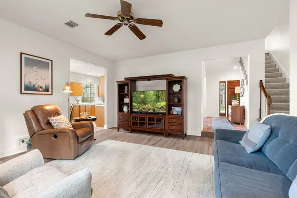 $595,000 | 34 Plum Blossom Place, The Woodlands, TX 77381