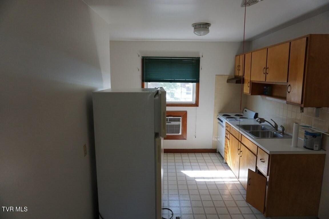 133 East Ravine Road, Unit 25 Kingsport, TN 37660 - Photo 2 of 11 TypicalUnit1