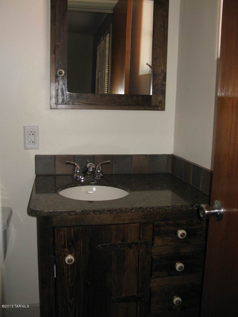 5841 East 9th Street Tucson, AZ 85711 - Photo 8 of 14