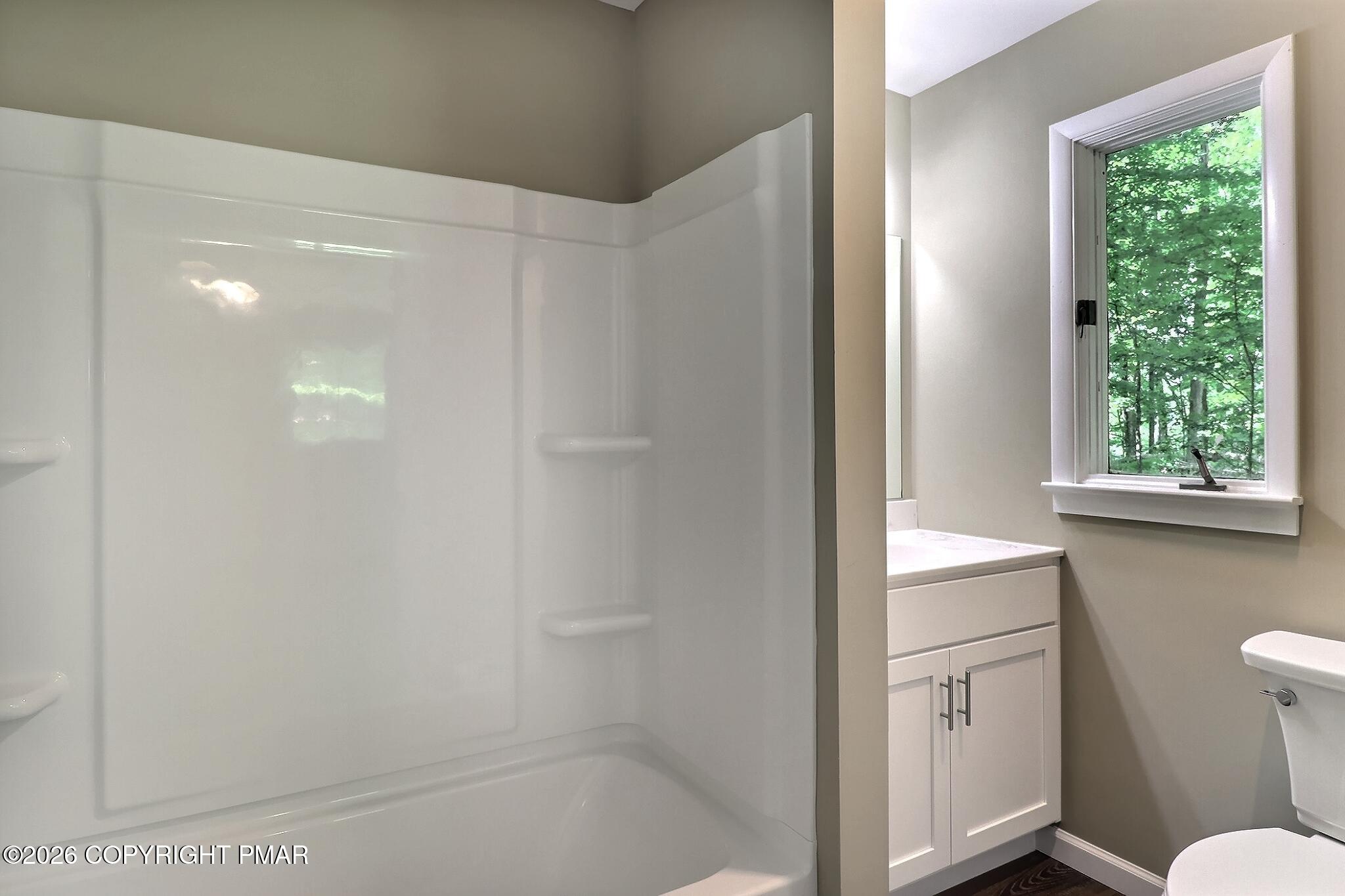 307 Foxglove Road Stroudsburg, PA 18360 - Photo 25 of 41 Primary Bathroom