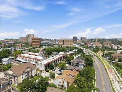 $198,000 | 5004 Grand Avenue, Unit E, Kansas City, MO 64112