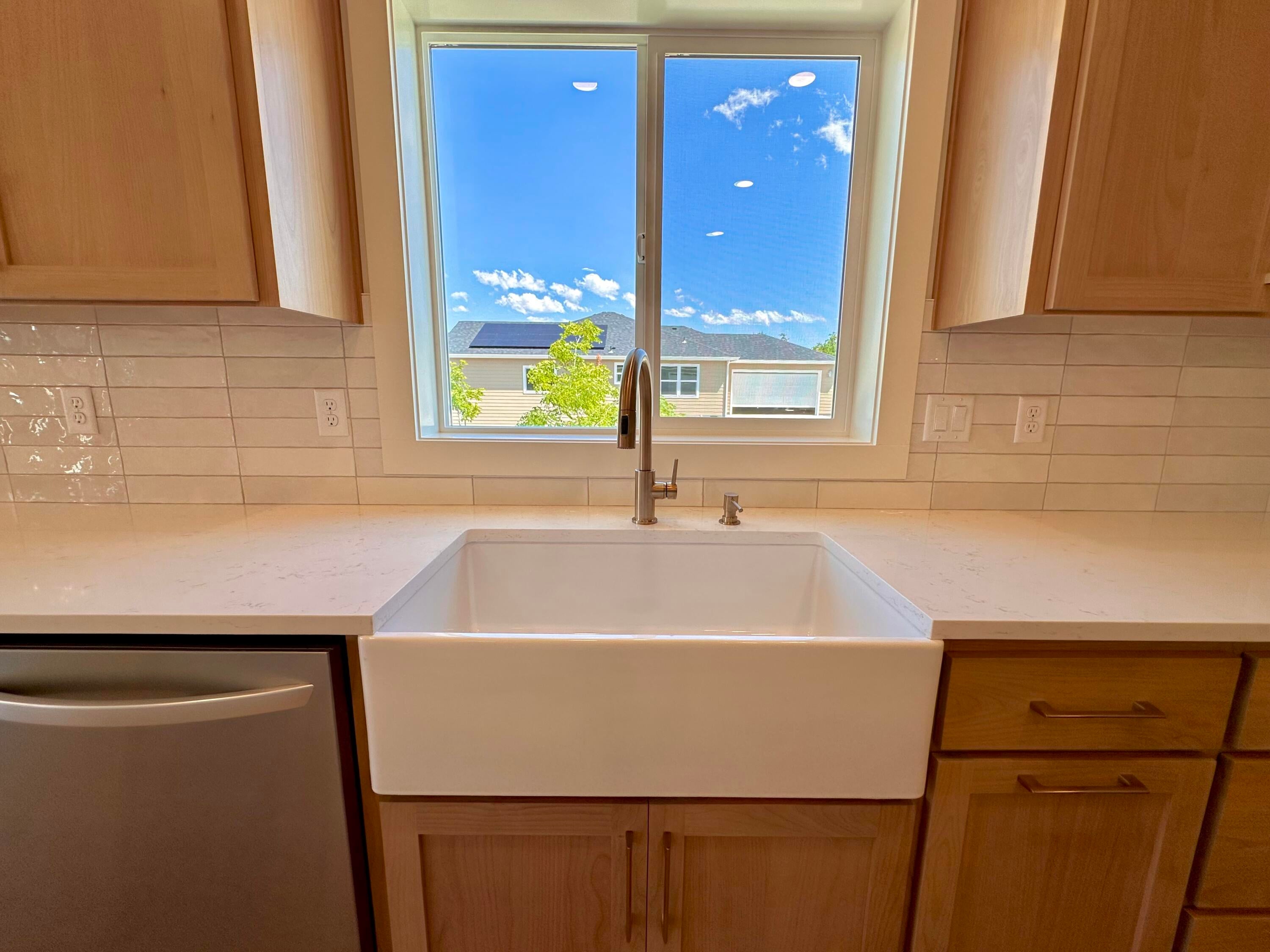 380 Randy Street Ashland, OR 97520 - Photo 12 of 43 Kitchen