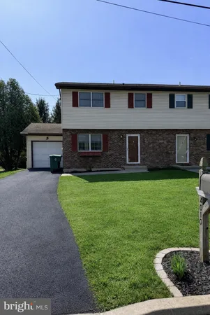 $2,400 | 4010 Camden Street, Easton, PA 18045