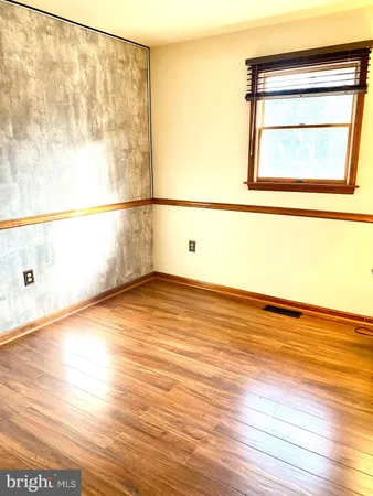 $2,400 | 4010 Camden Street, Easton, PA 18045