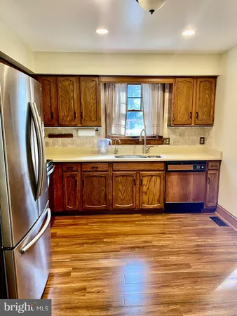 $2,400 | 4010 Camden Street, Easton, PA 18045