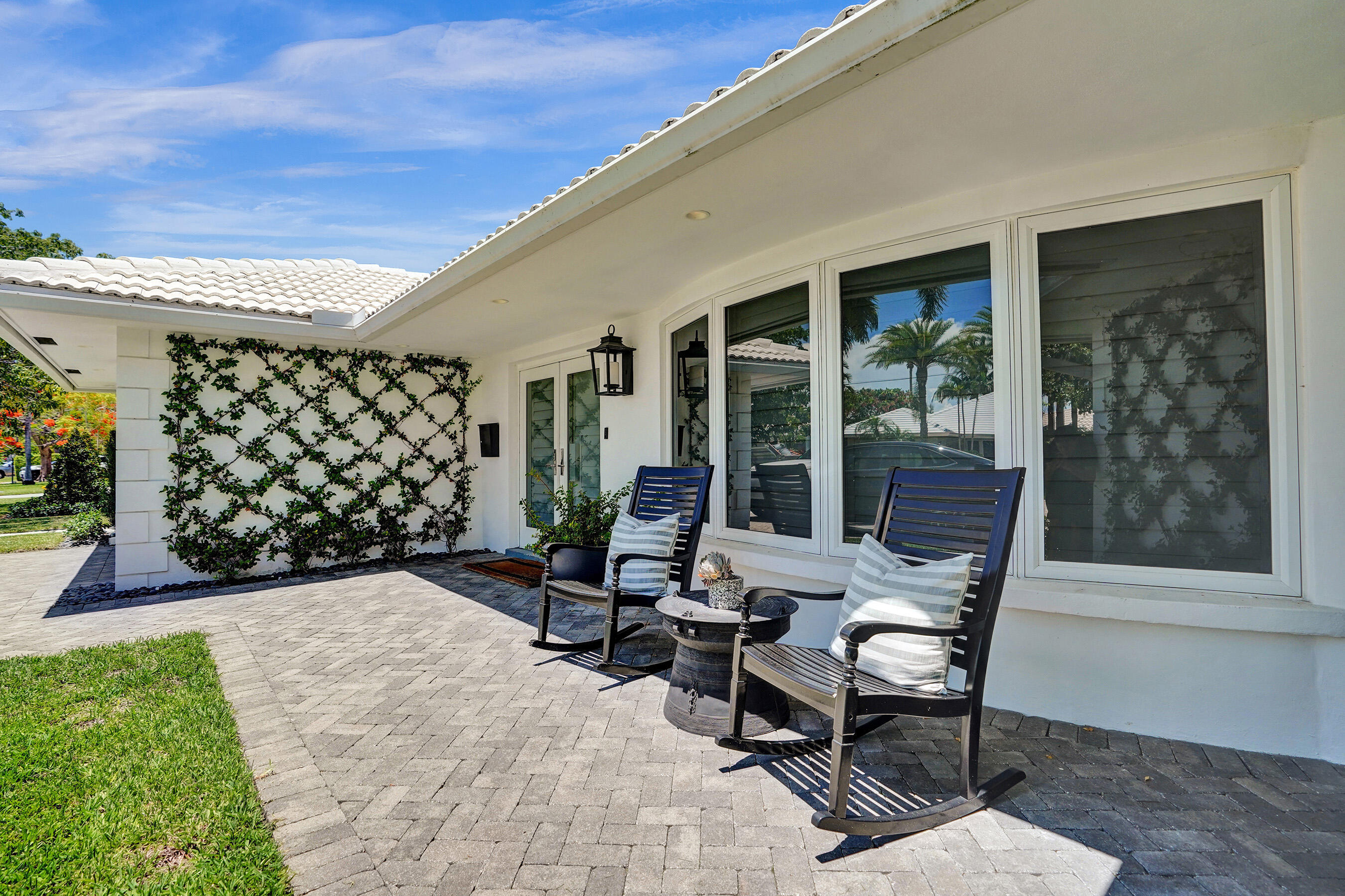 1348 Sycamore Terrace Boca Raton, FL 33486 - Photo 5 of 36 front4