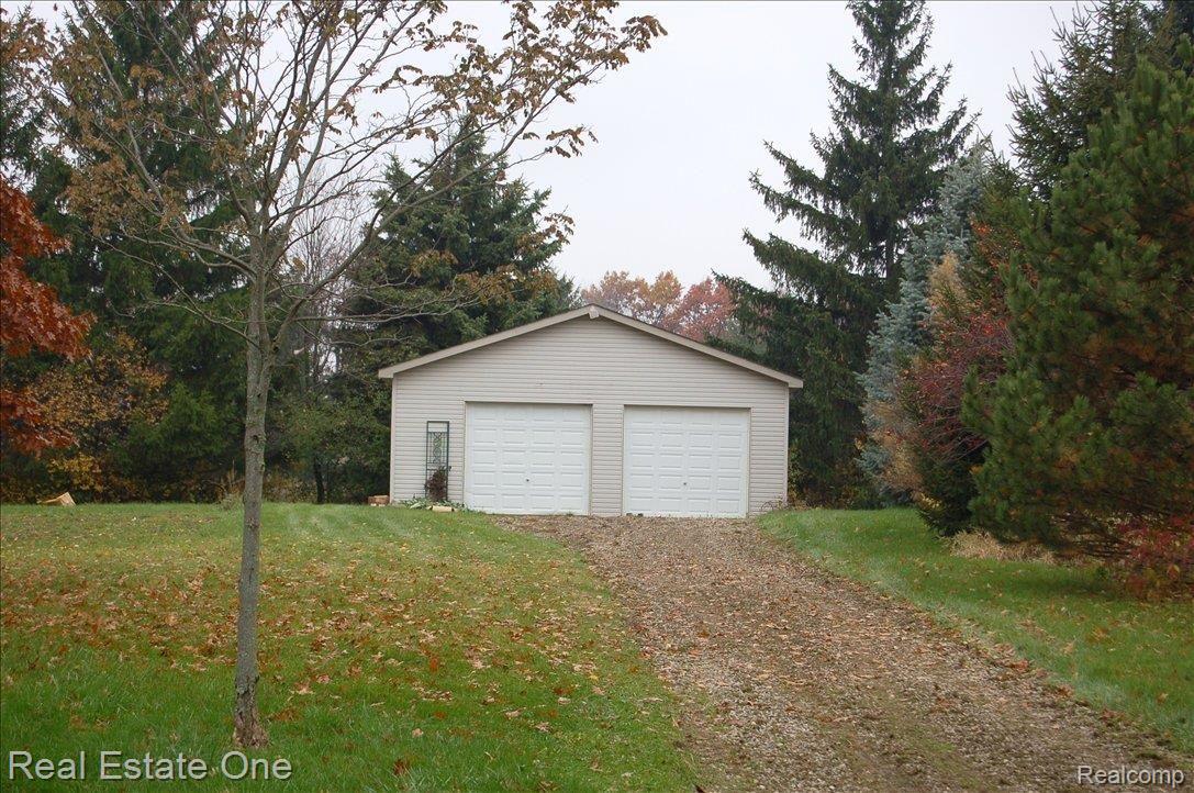 4107 Morgan Road Lake Orion, MI 48359 - Photo 18 of 23 2nd garage