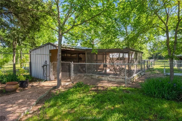 $1,150,000 | 7754 Edge Cut Off Road, Hearne, TX 77859