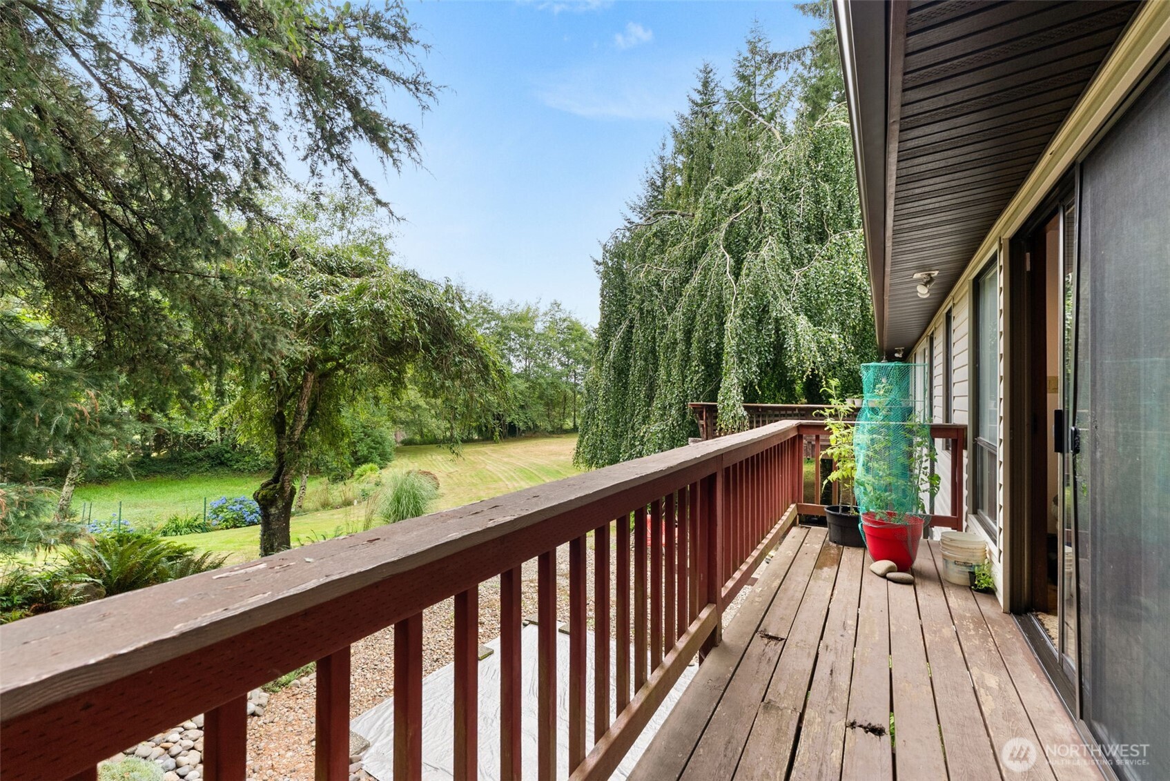 43 Hines Valley Road Raymond, WA 98577 - Photo 19 of 40 a view of a balcony with wooden floor