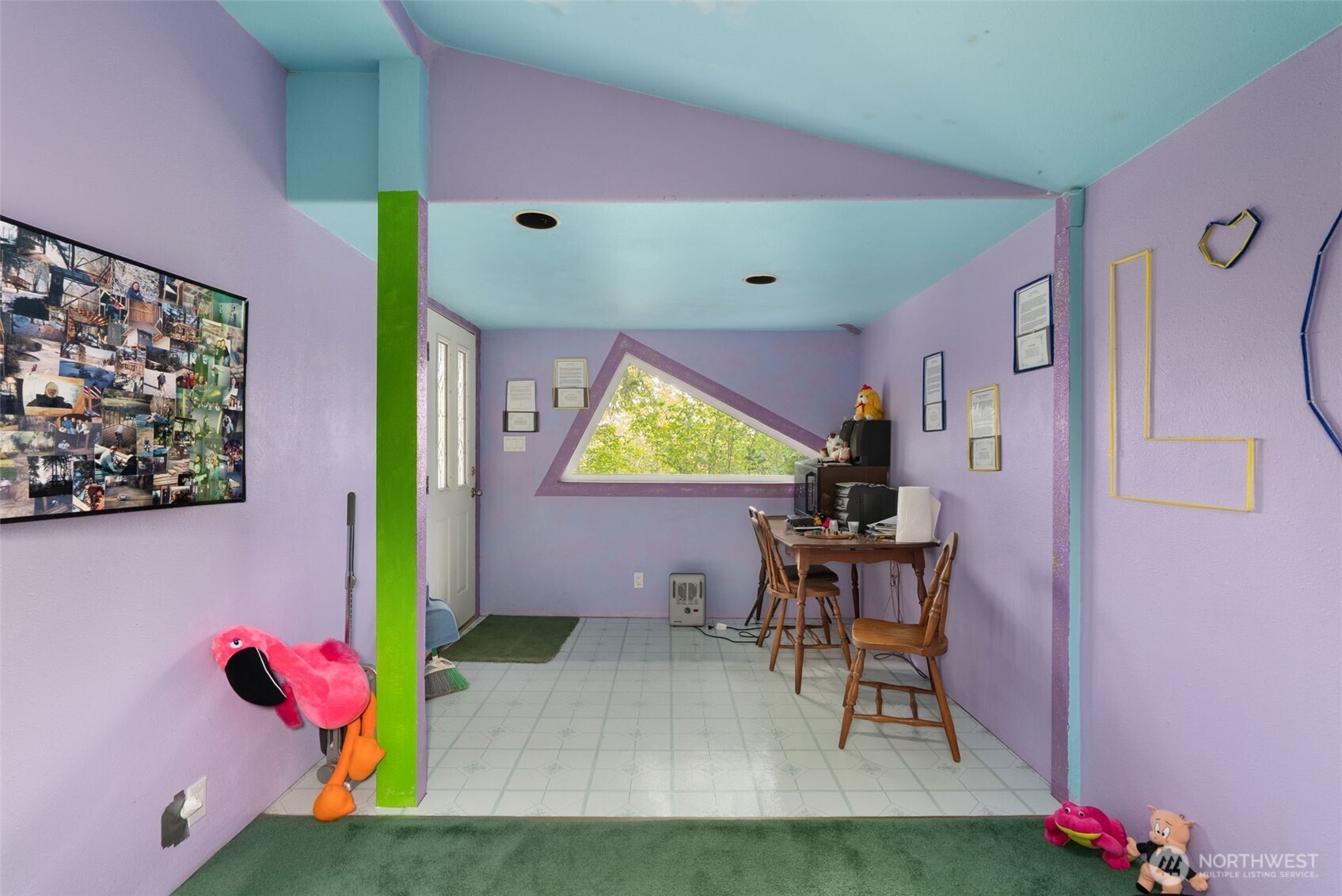 43 Hines Valley Road Raymond, WA 98577 - Photo 36 of 40 a view of hall way with furniture