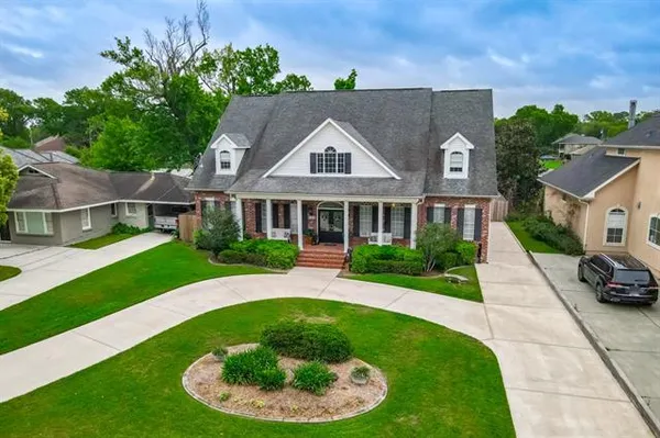 $995,000 | 285 Walter Road, River Ridge, LA 70123