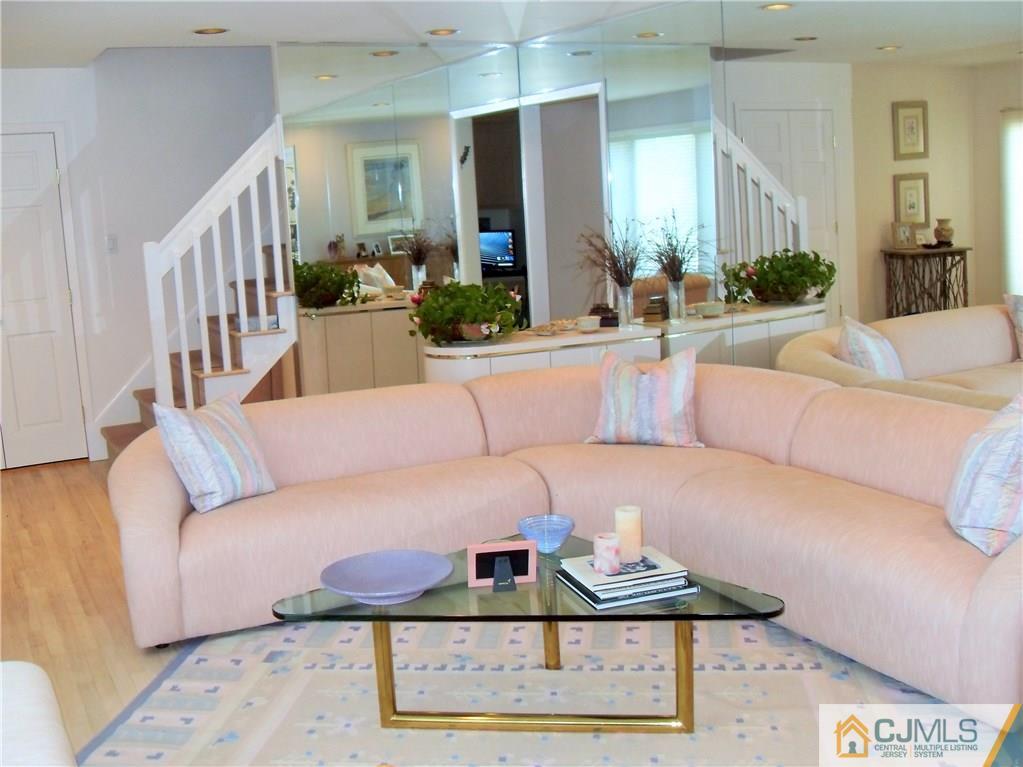 21 Watchung Road East Brunswick, NJ 08816 - Photo 4 of 20 Gallery Image 4