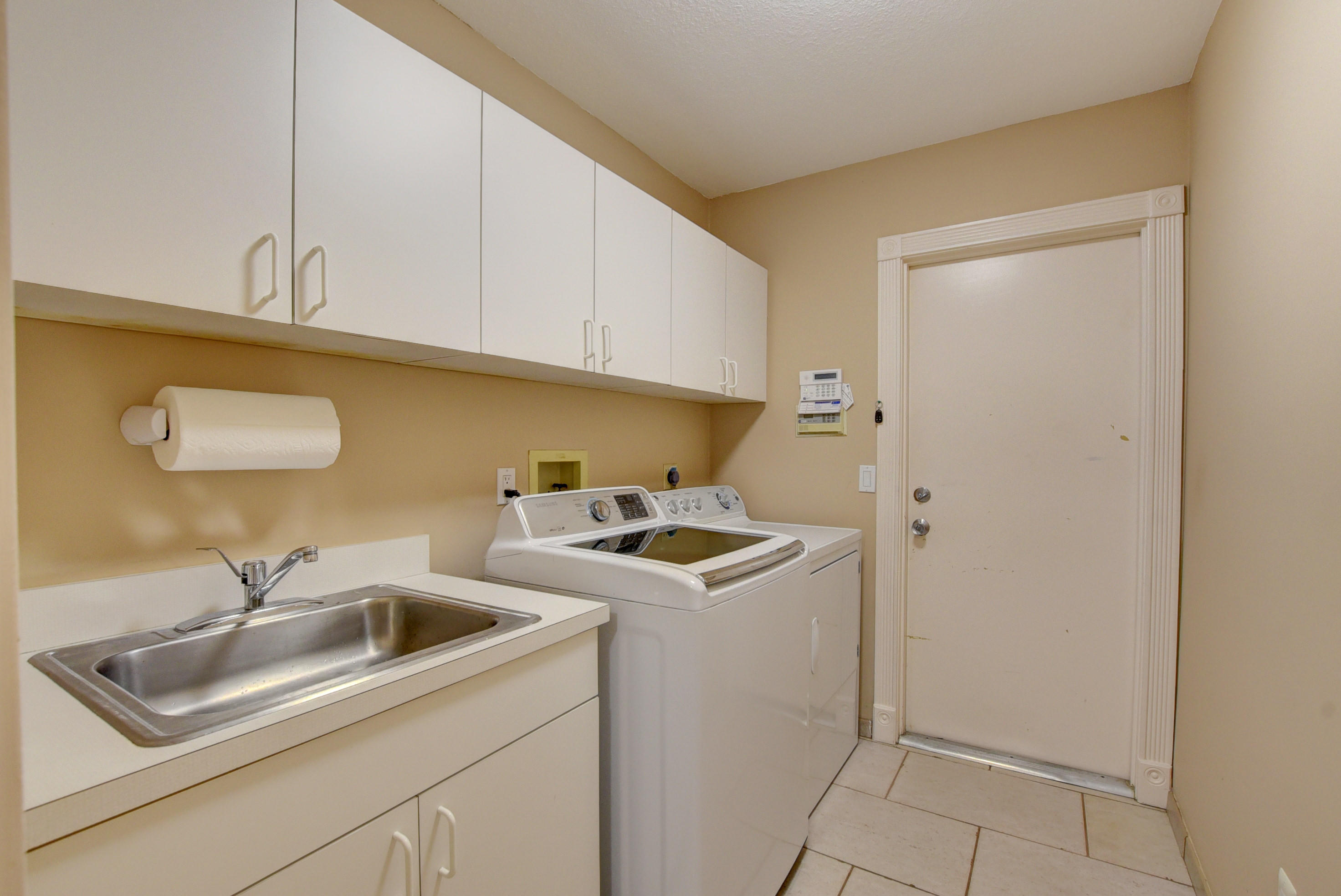 2360 Rabbit Hollowe Circle Delray Beach, FL 33445 - Photo 34 of 56 Laundry Room