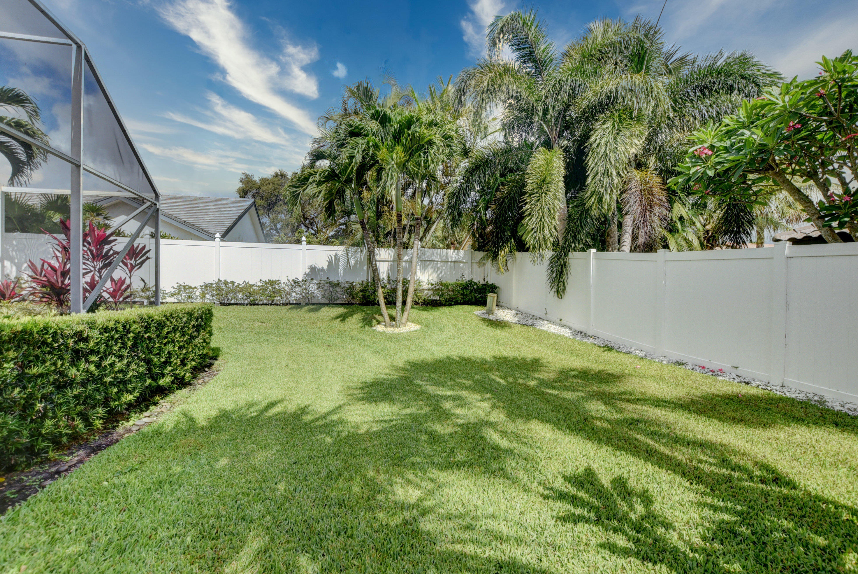 2360 Rabbit Hollowe Circle Delray Beach, FL 33445 - Photo 42 of 56 Side yard