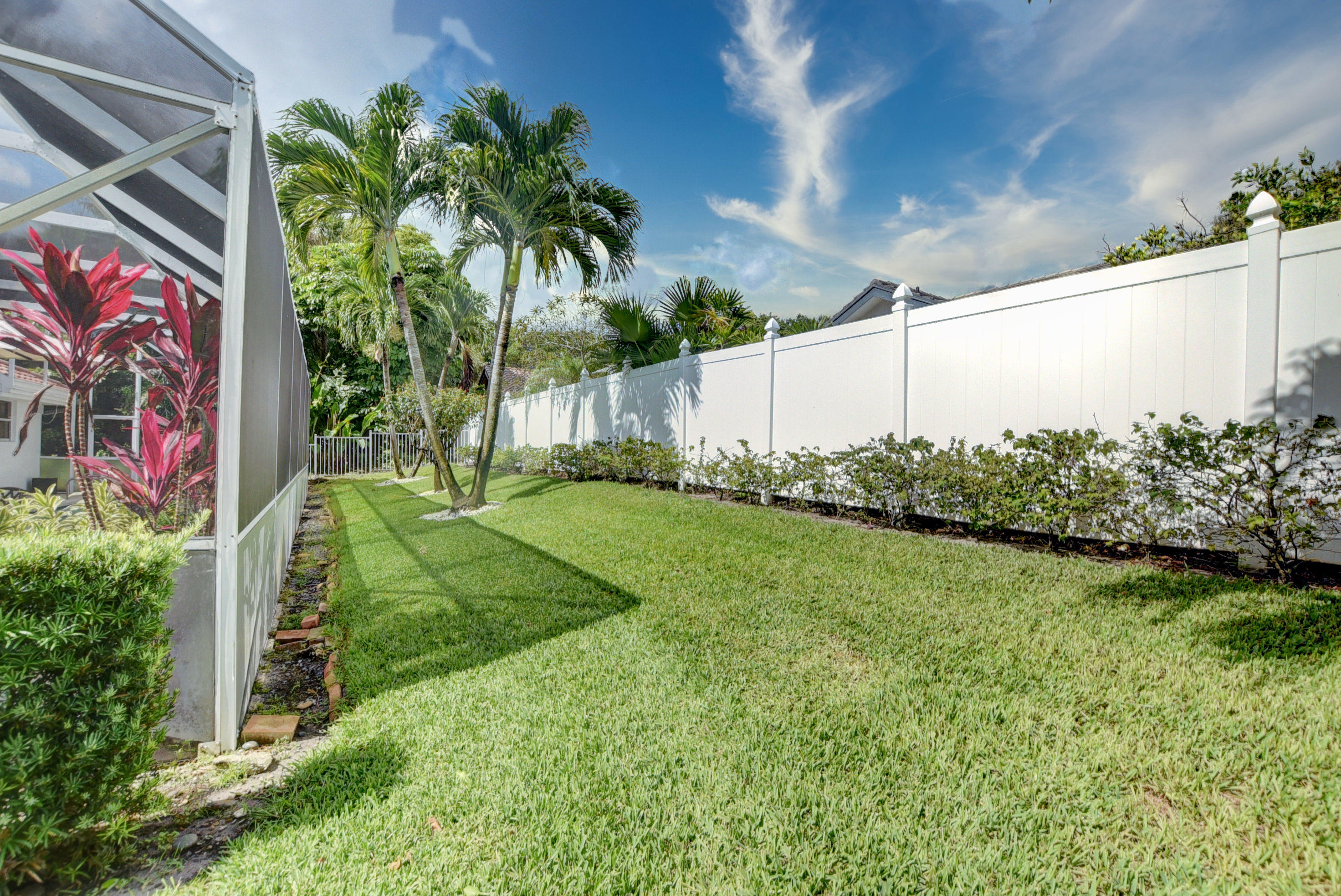 2360 Rabbit Hollowe Circle Delray Beach, FL 33445 - Photo 43 of 56 Backyard