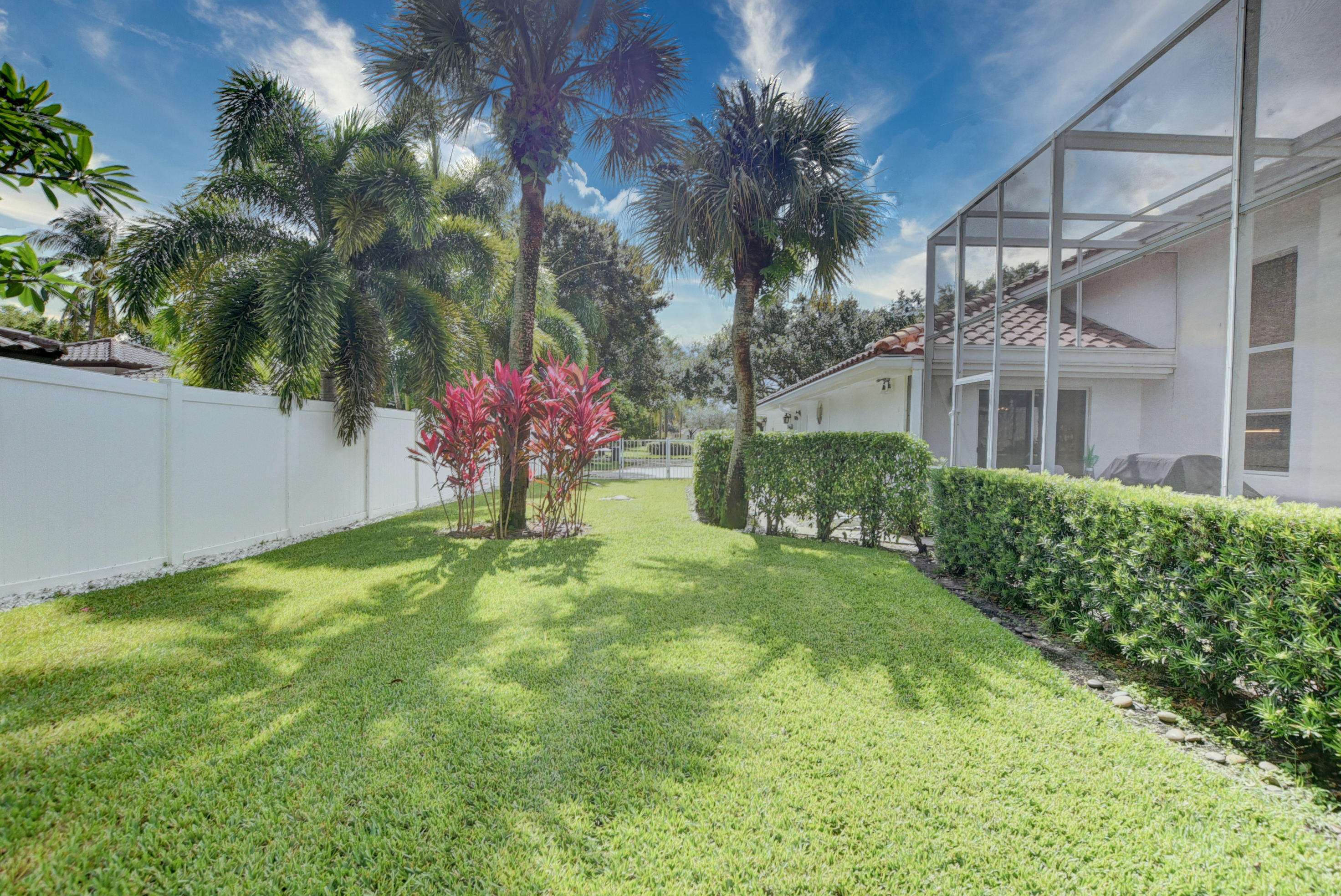 2360 Rabbit Hollowe Circle Delray Beach, FL 33445 - Photo 44 of 56 Backyard